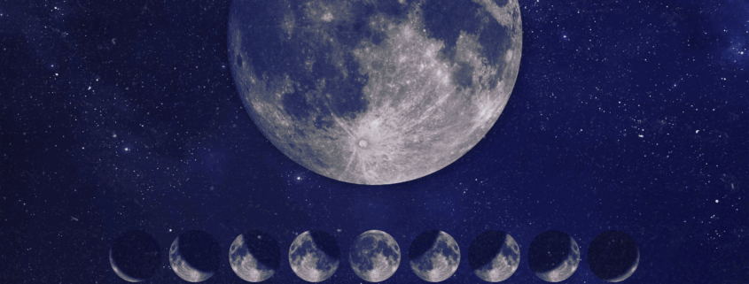 Mond am Nachthimmel symbolisiert Brauchtum und moderne spirituelle Rituale